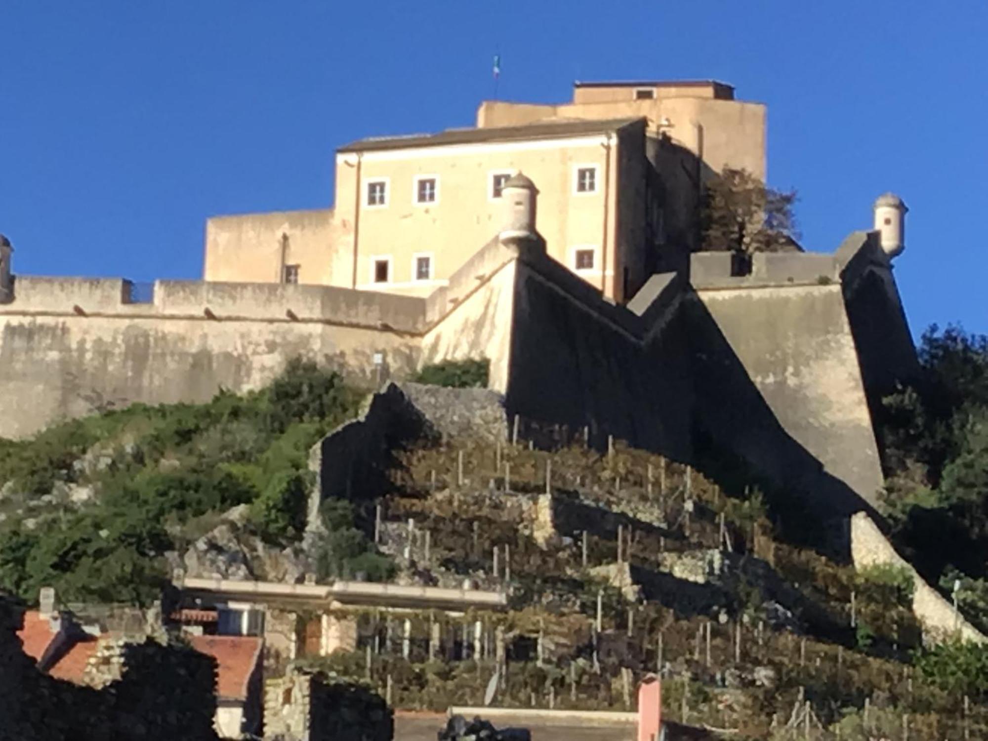 Casa Luigia Rooms Mtb In Finalborgo Bike Room Tour Ebike Trekking Finale Ligure Exterior photo